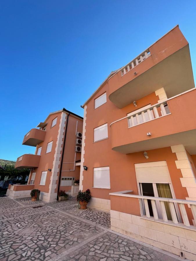 Apartman Jukic Hotel Марина Екстериор снимка