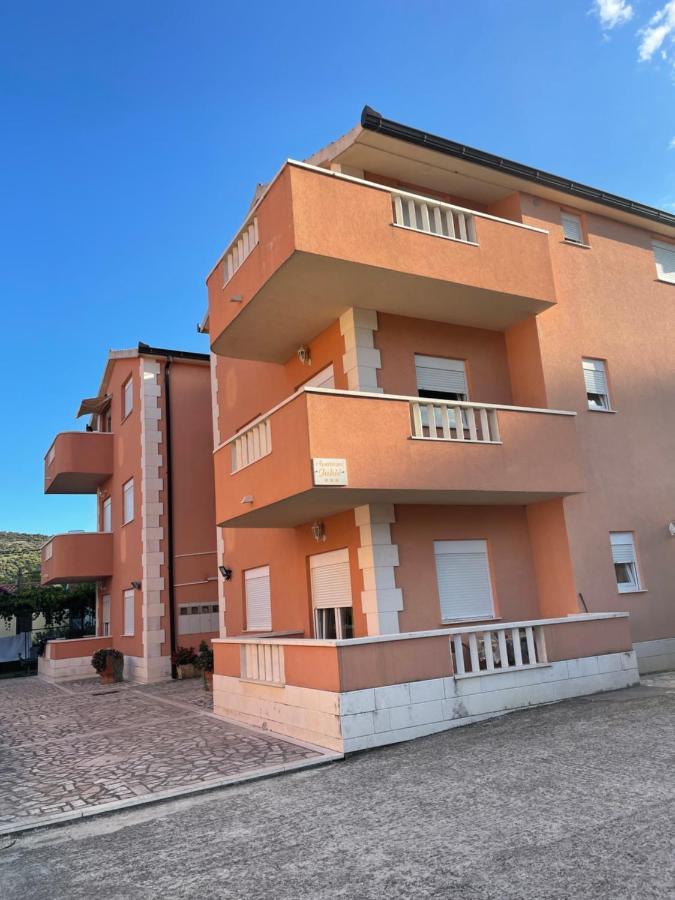 Apartman Jukic Hotel Марина Екстериор снимка