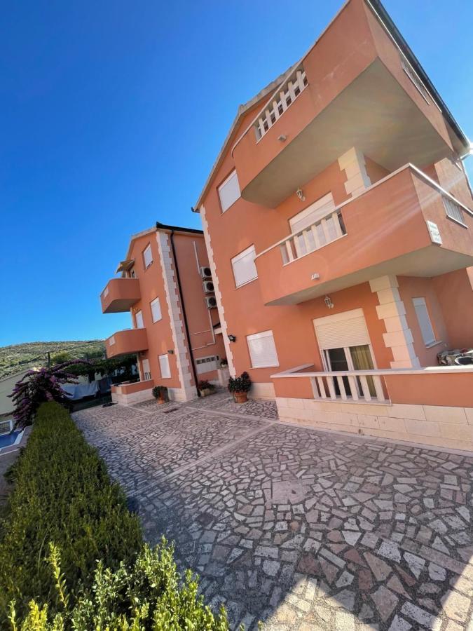 Apartman Jukic Hotel Марина Екстериор снимка