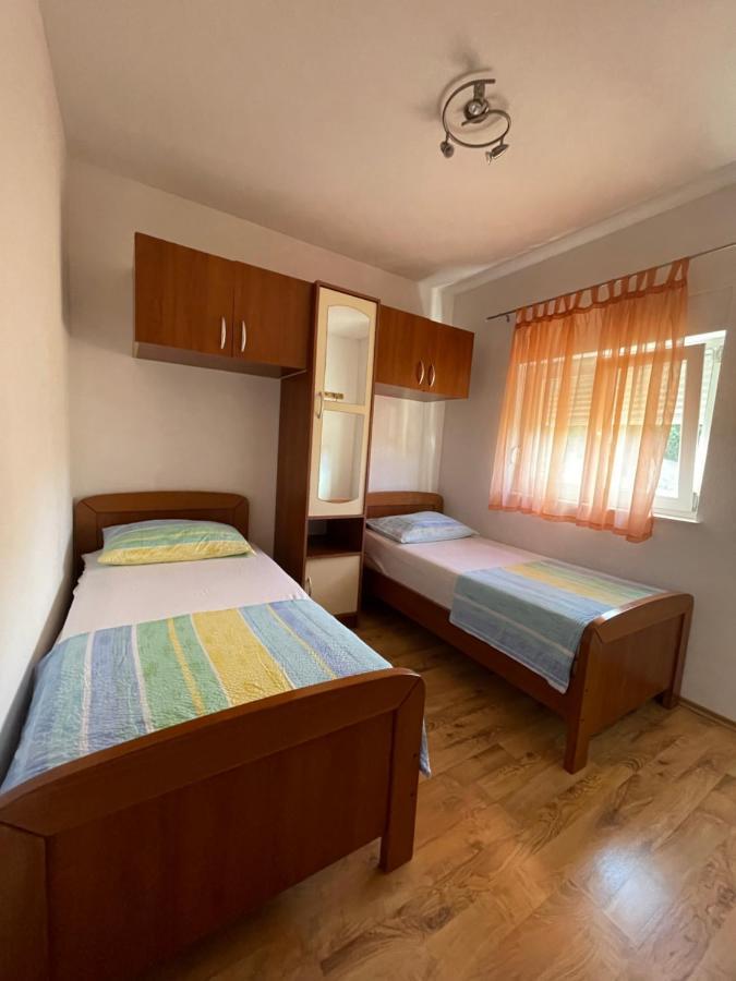 Apartman Jukic Hotel Марина Екстериор снимка