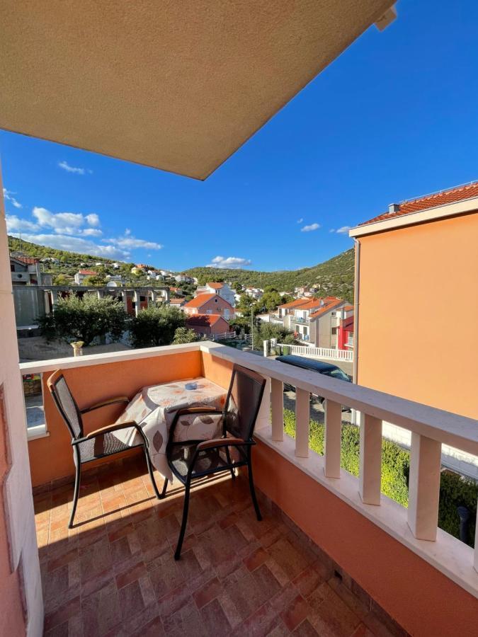 Apartman Jukic Hotel Марина Екстериор снимка